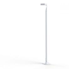 Mit ihrer Höhe von über zwei Metern betont die Square Nr. 4 LED-Leuchte Eingangsbereiche auf eindrucksvolle Weise und sorgt für eine sichere Ausleuchtung.