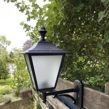 Wandleuchte im klassischen Stil von GardenLuce