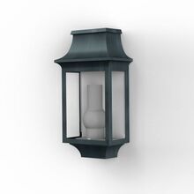 Mit ihrem zeitlosen, flachen Design eignet sich die Louis Philippe Nr. 7 perfekt zur Beleuchtung von Terrassen. Das hochwertige, viereckige Aluminiumgehäuse mit 3 Lampengläsern ist in verschiedenen Farben erhältlich und wetterbeständig.