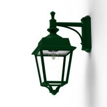 Mit ihrem klassischen 4-eckigem Design und der hochwertigen Verarbeitung ist die Place des Vosges Evolution Nr. 4 perfekt für Terrassen und Hauseingänge geeignet. Der Wandarm mit Stützstrebe verleiht der Leuchte zusätzliche Stabilität.