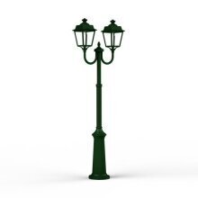 Mit einer Höhe von 2430 mm ist die Place des Vosges 1 Evolution Nr. 13 eine robuste und elegante Gartenleuchte. Die klaren Glasscheiben und das klassische Design sorgen für eine stilvolle Beleuchtung von Parks und Freisitzen.