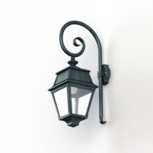 Mit ihrem eleganten 4-eckigen Design und dem wetterfesten Aluminiumgehäuse ist die Avenue 2 Nr. 2 eine ideale Beleuchtung für stilvolle Außenbereiche. Ihr IP44-Schutz bietet zusätzlichen Komfort.