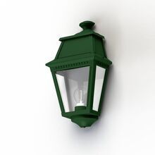 Die IP44-geschützte Wandleuchte hält auch wechselhaften Witterungen stand.